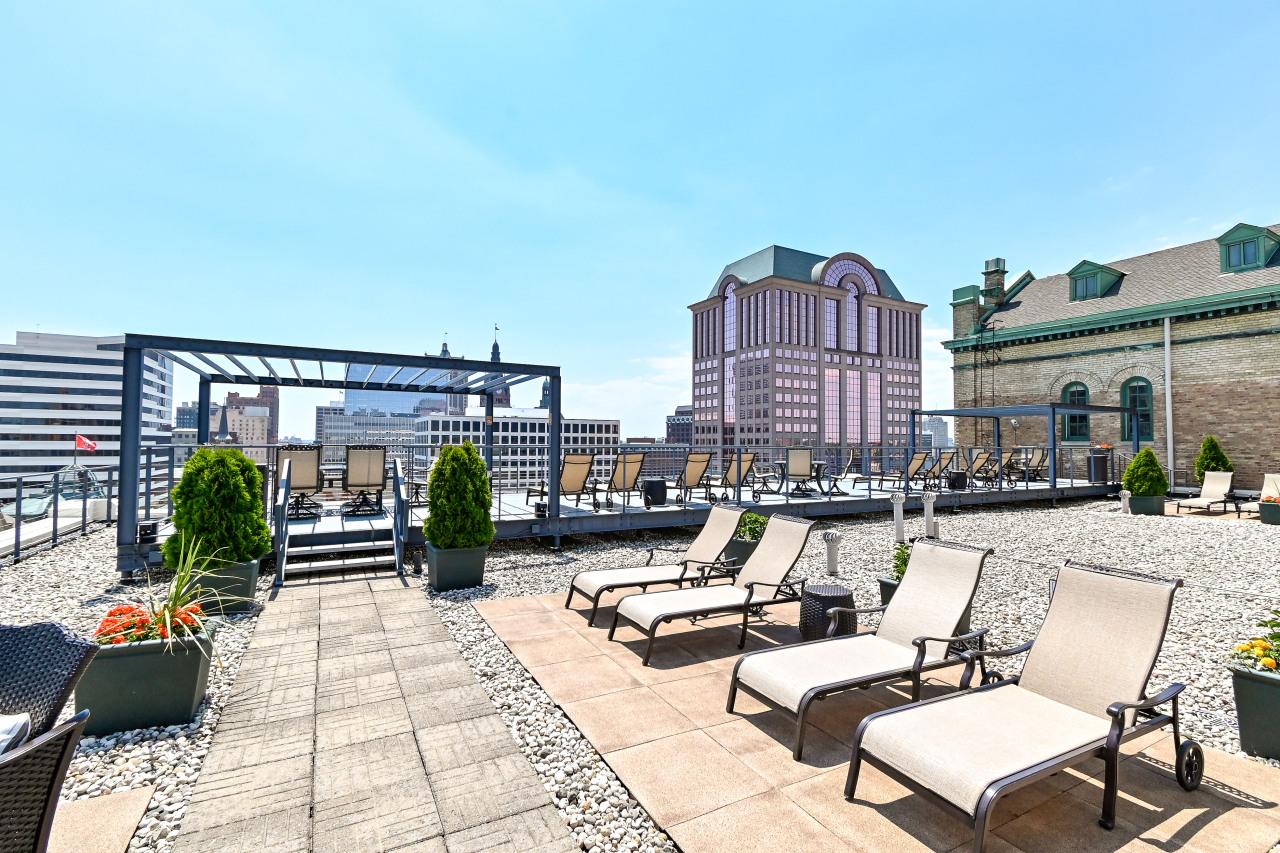 270 E Highland Ave #648, Milwaukee, WI 53202