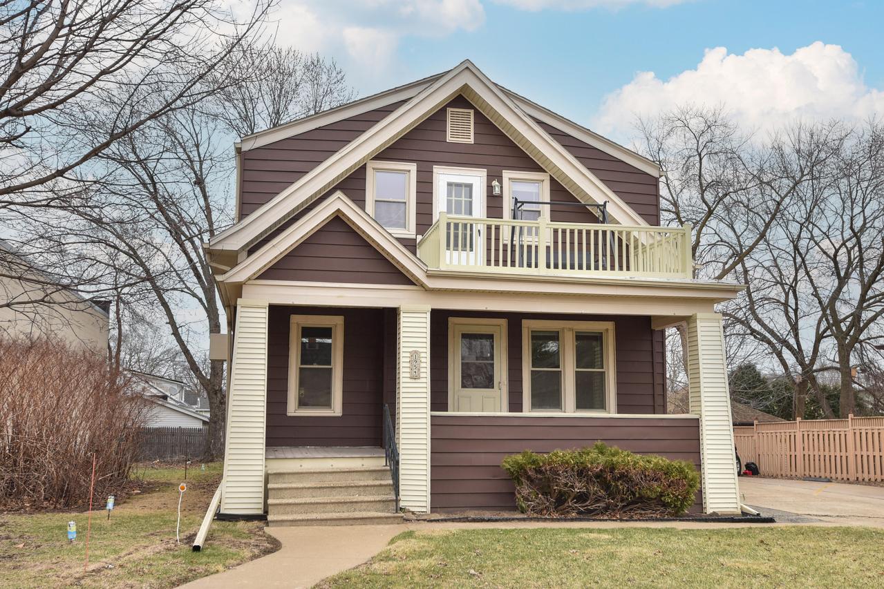 1954 S 82nd St, West Allis, WI 53219