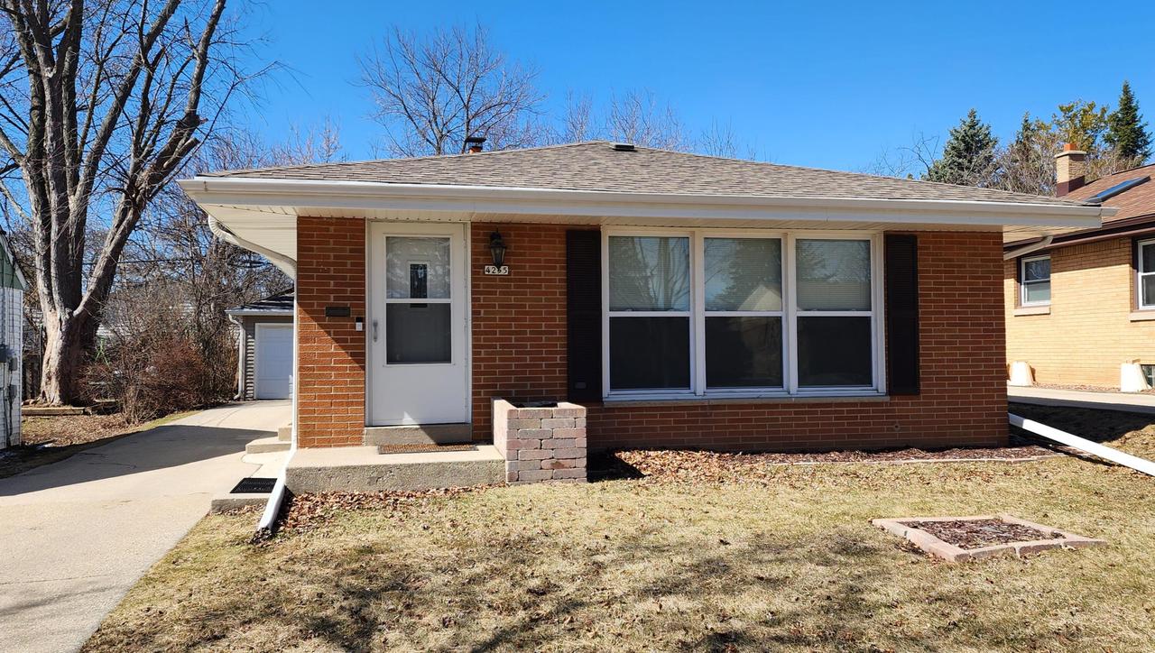 4255 N 87th St, Milwaukee, WI 53222