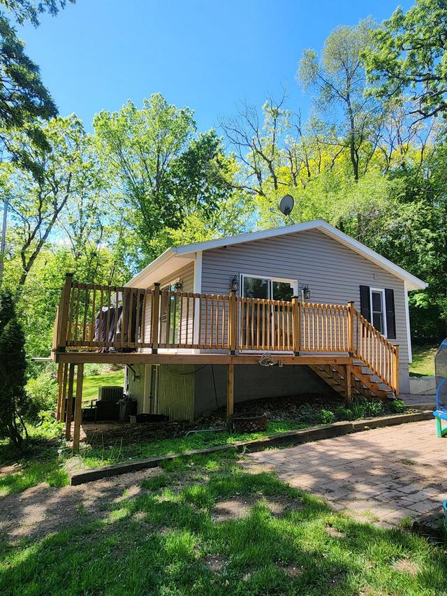32901 Clarence St, Burlington, WI 53105
