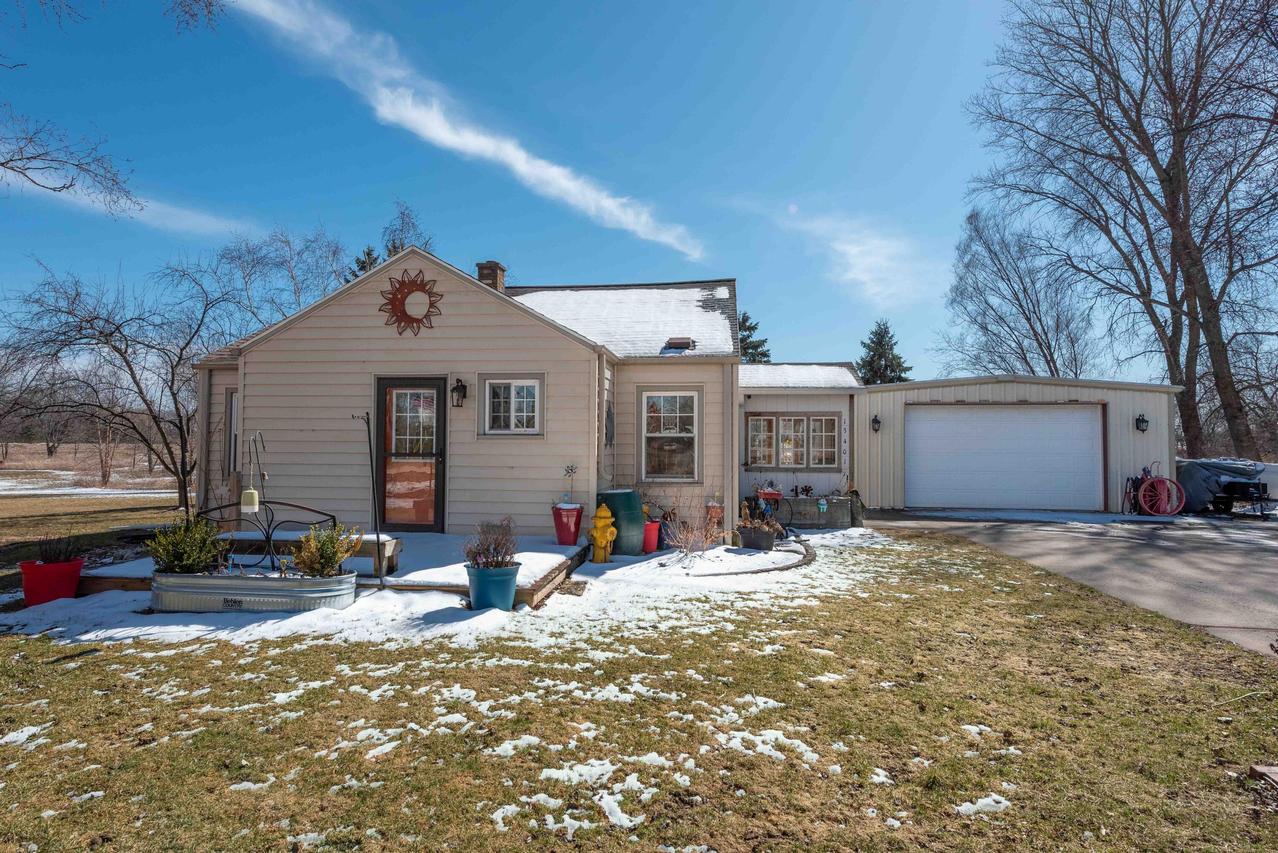 13401 Bell Rd, Caledonia, WI 53108