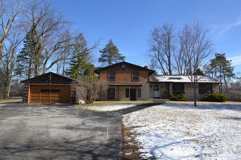 114 W Mequon Rd, Mequon, WI 53092