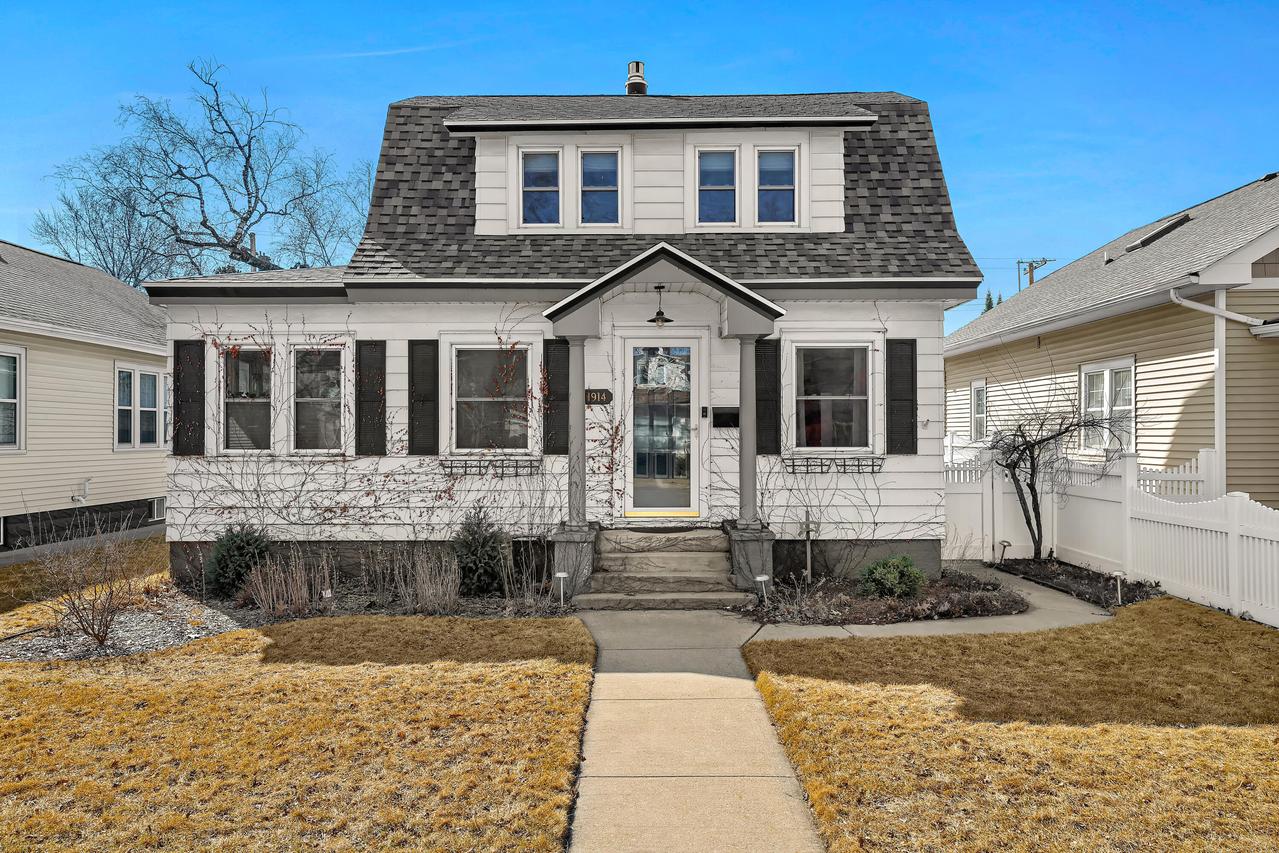 1914 Market St, La Crosse, WI 54601