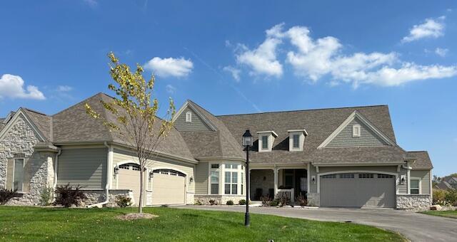 1527 Sandhill Blvd #12D, Hartland, WI 53029