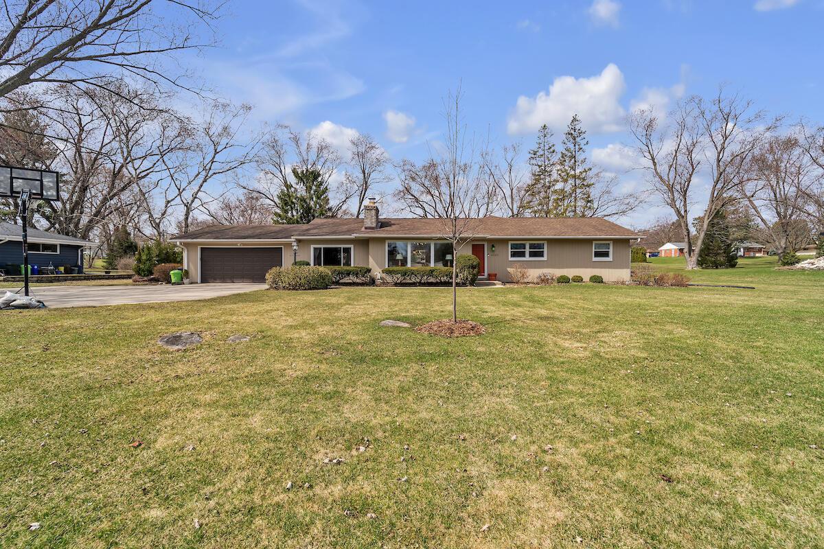 4645 N 159th St, Brookfield, WI 53005