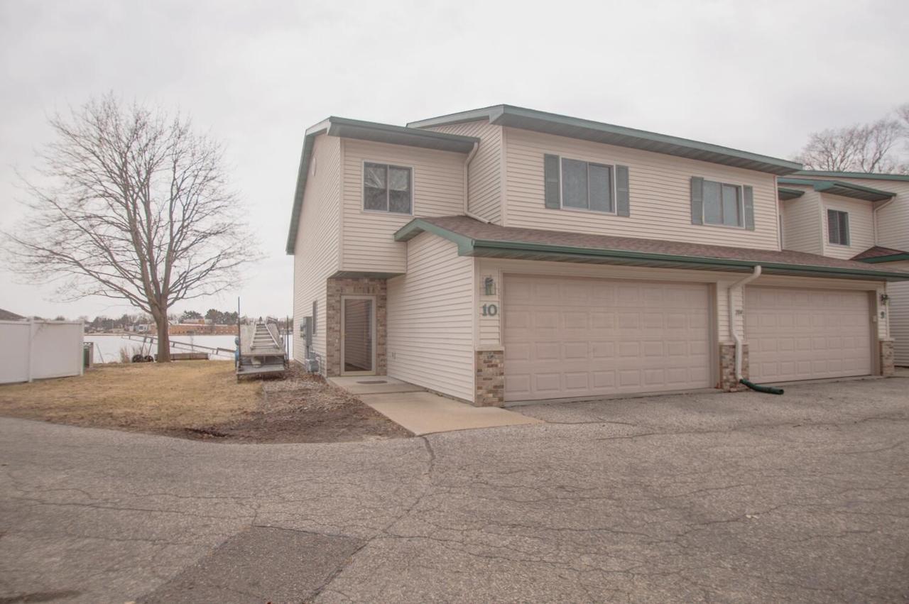 1204 Lakeview Dr #10, Tomah, WI 54660