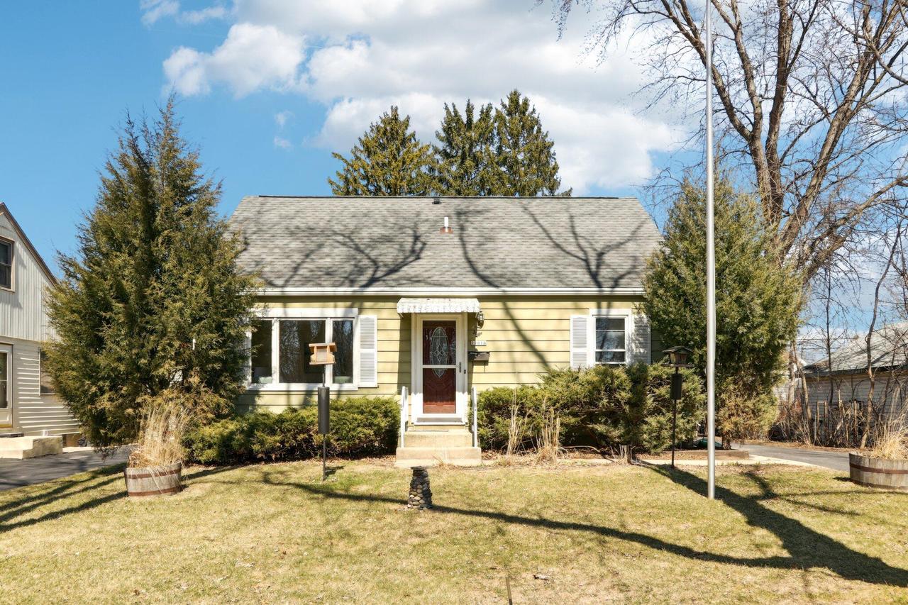 11016 W Grange Ave, Hales Corners, WI 53130