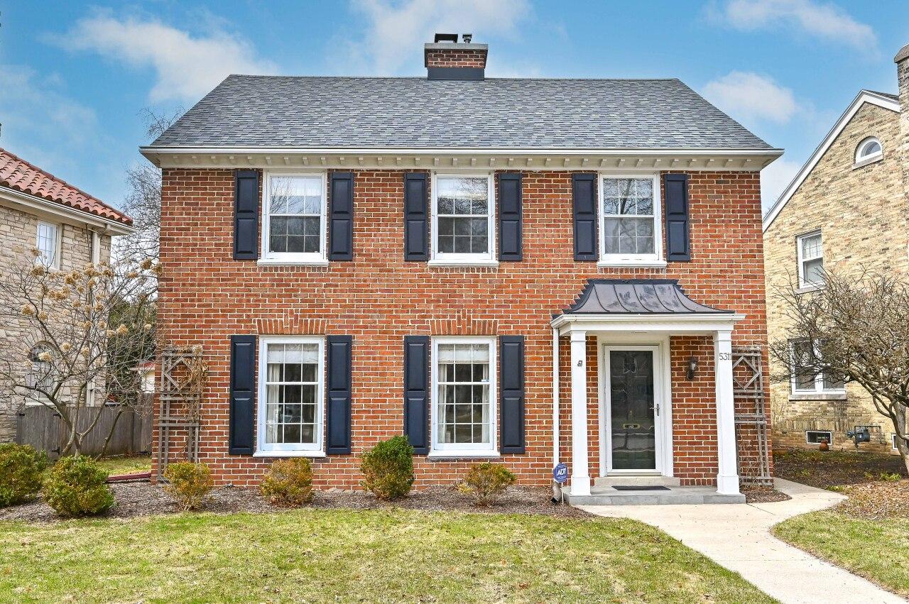 5311 N Diversey Blvd, Whitefish Bay, WI 53217