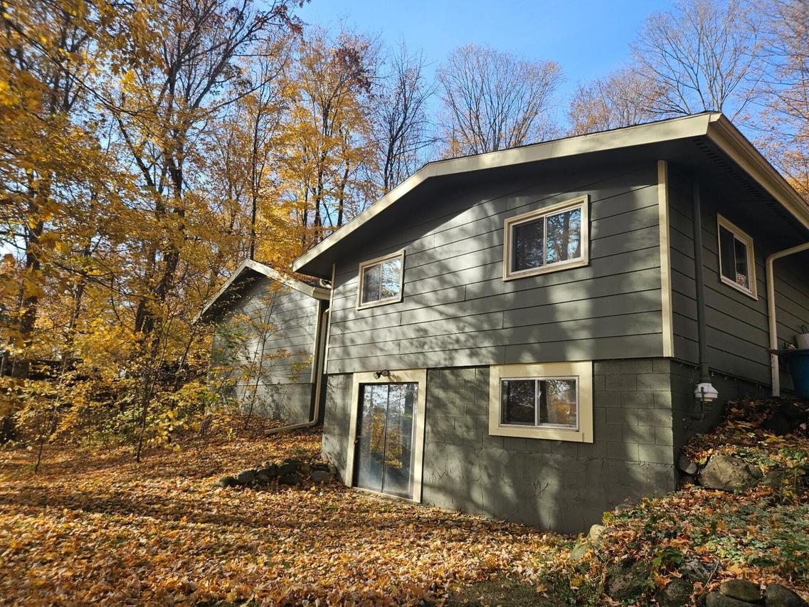 N9658 Shady Ln, Ixonia, WI 53094