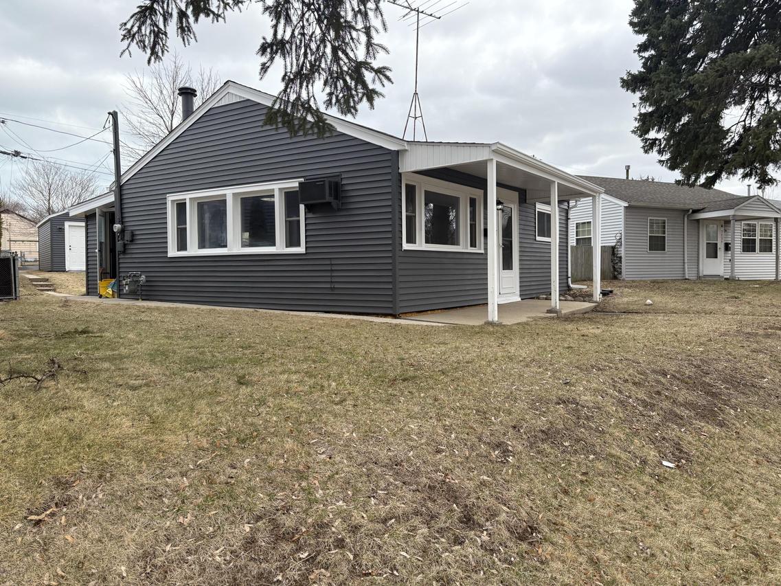 3418 S 1st Pl, Milwaukee, WI 53207