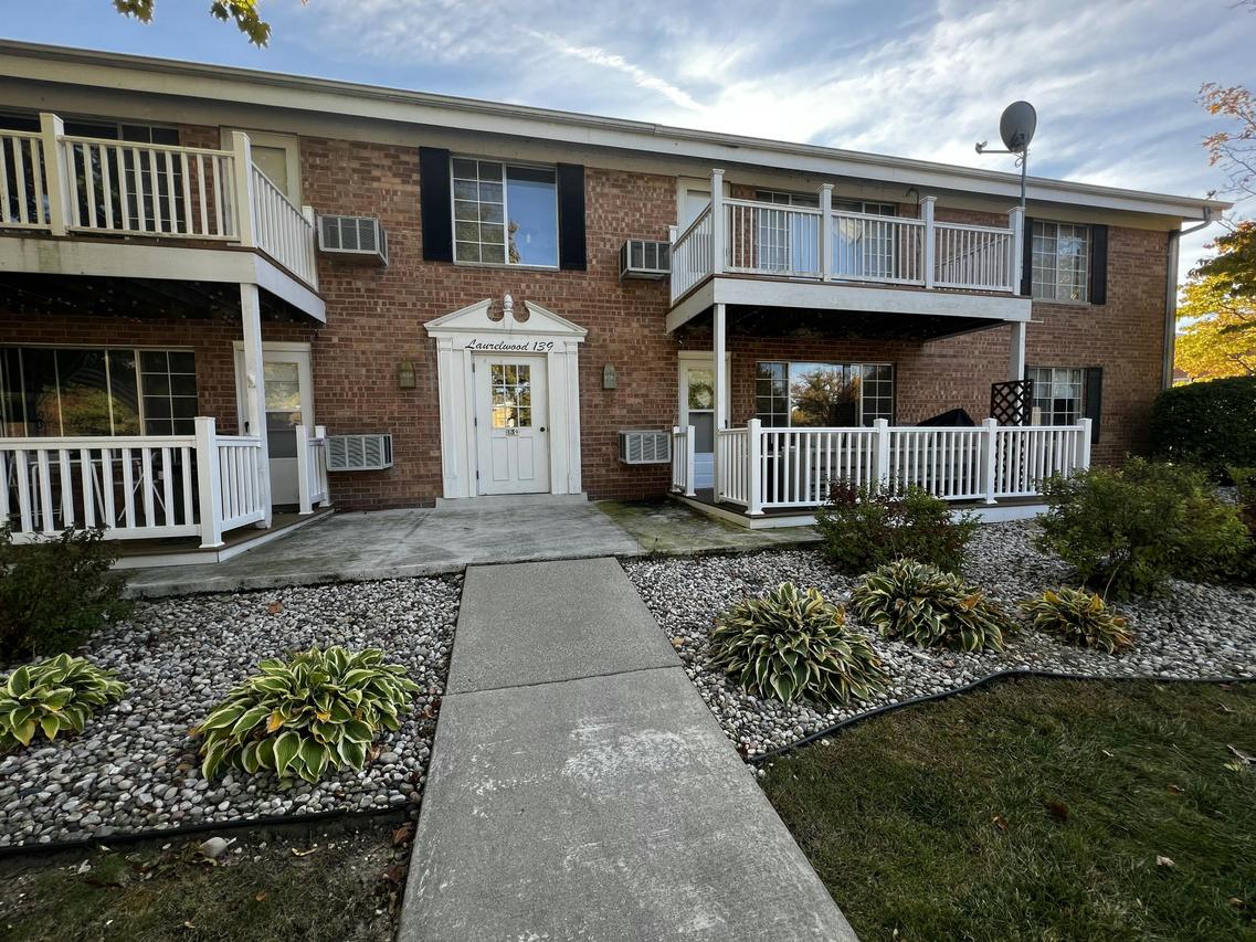 139 Heidel Rd #2, Thiensville, WI 53092