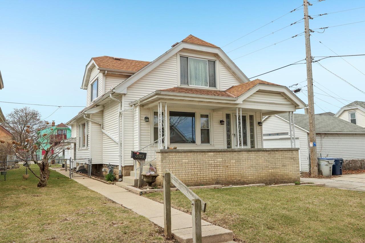 3119 S 9th Pl, Milwaukee, WI 53215