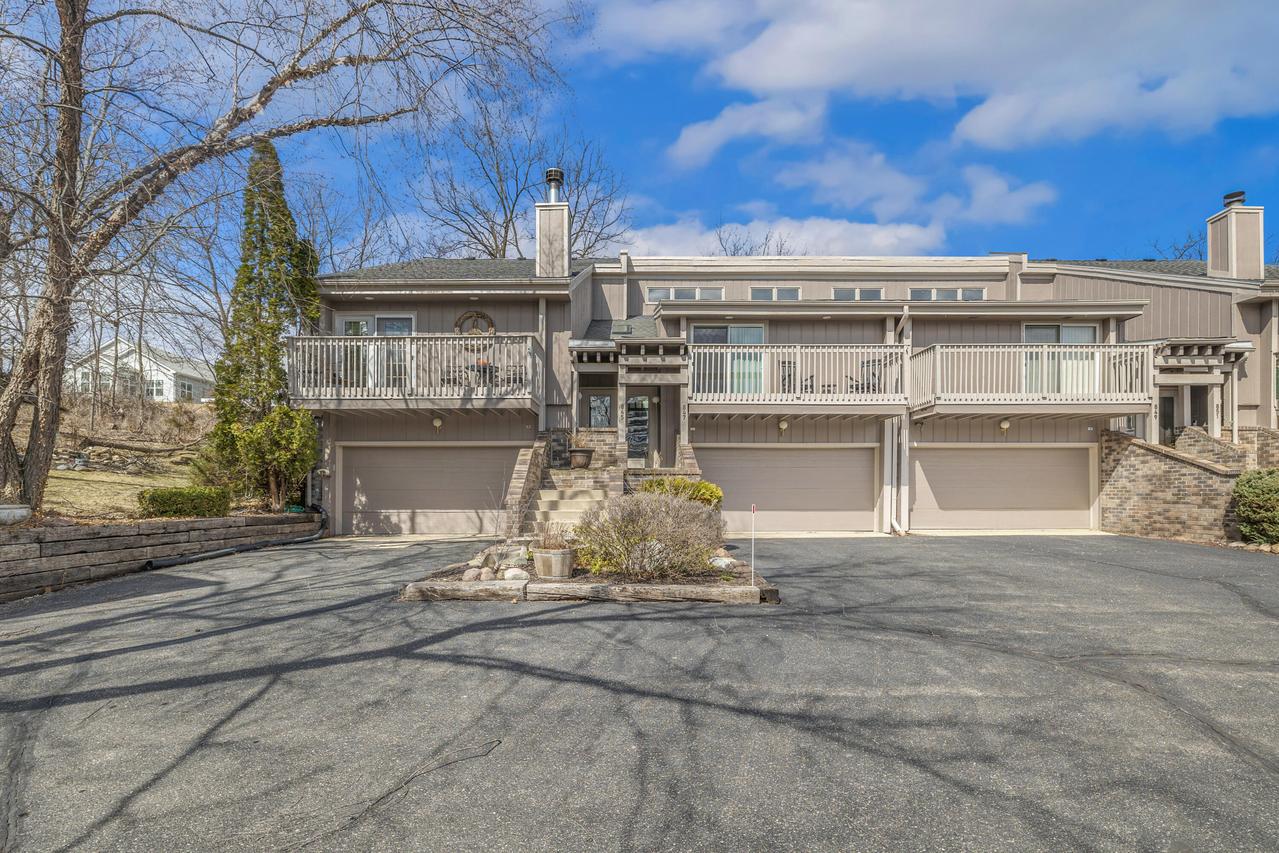 847 Kendall Ln #6B, Lake Geneva, WI 53147