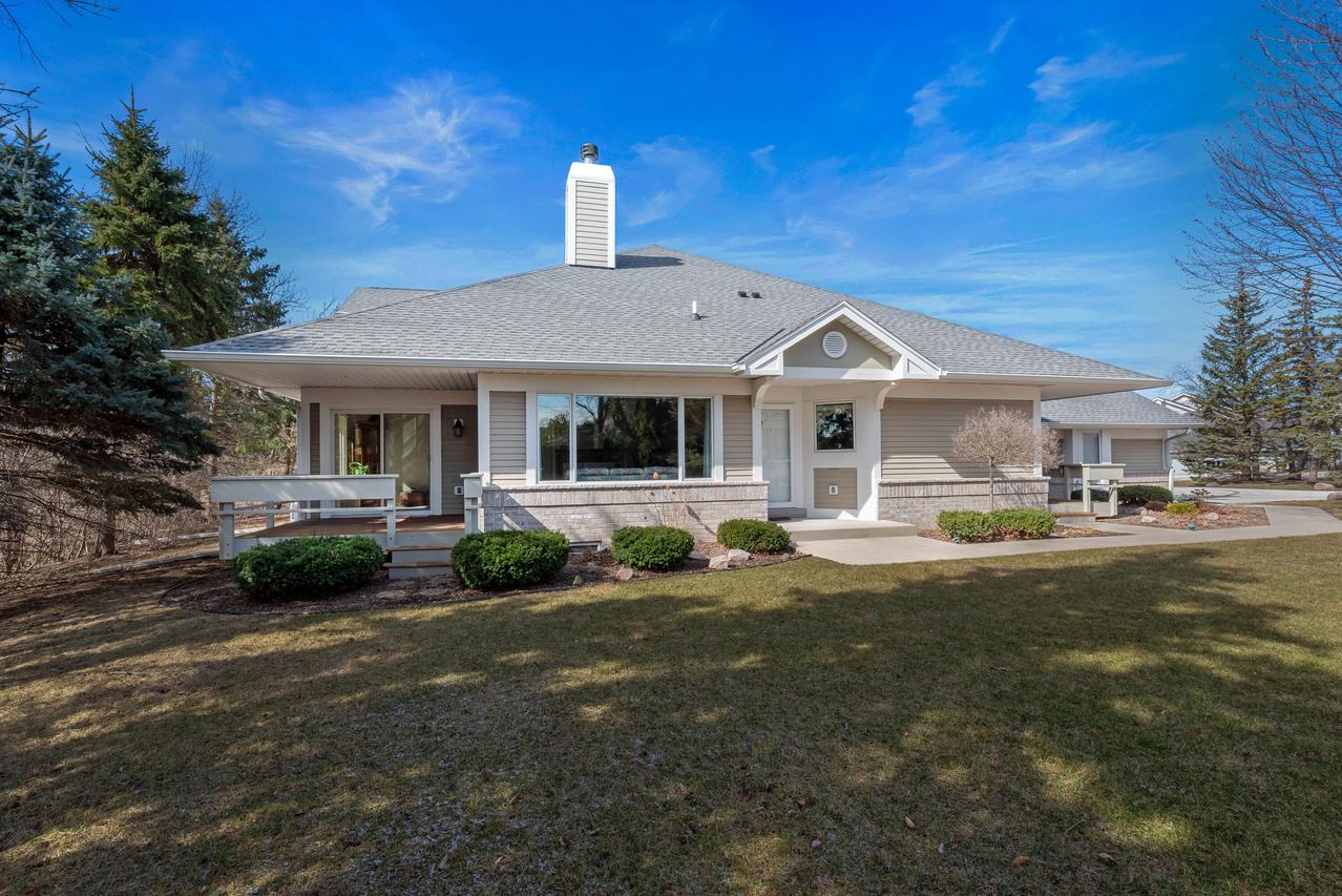 14059 W Waterford Sq., New Berlin, WI 53151