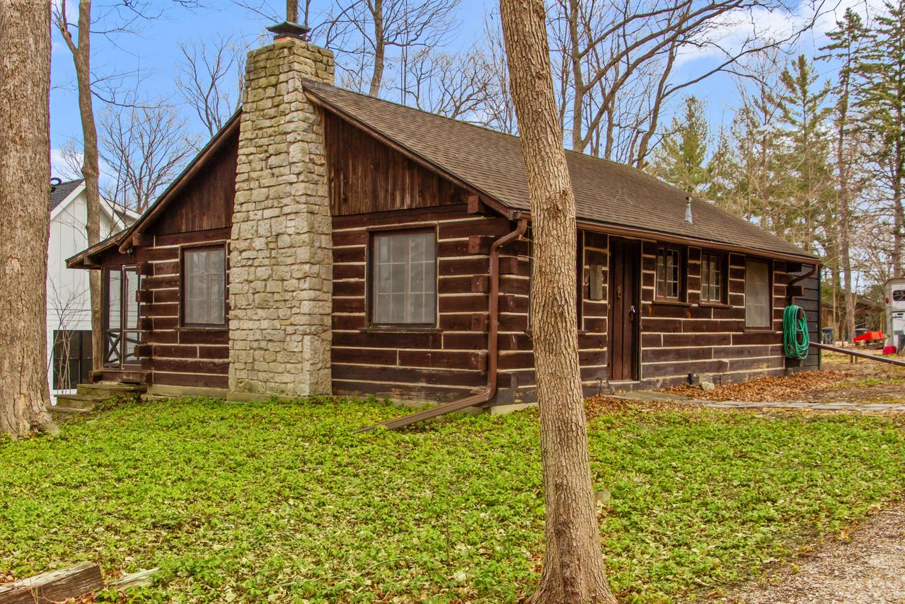 N2690 Forest Dr, Geneva, WI 53147