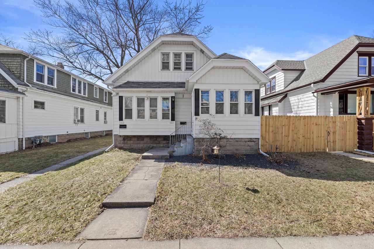 1611 S 56th St, West Allis, WI 53214