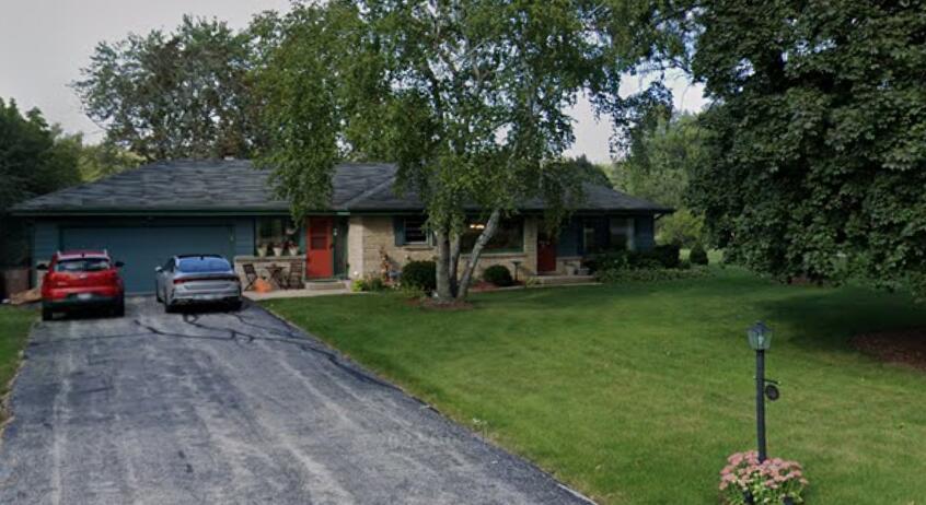 546 W Fairy Chasm Rd, Bayside, WI 53217