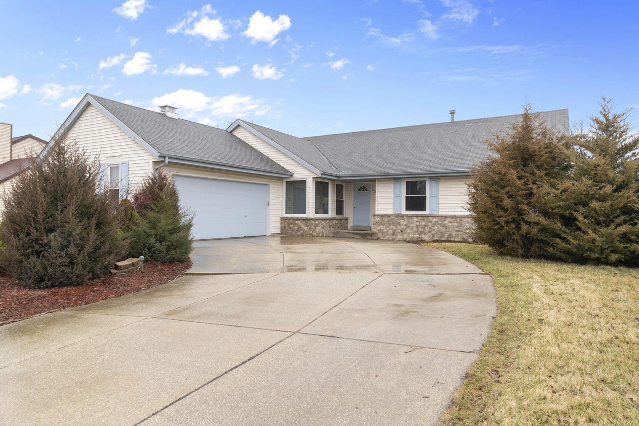 4102 W Minnesota Ct, Franklin, WI 53132