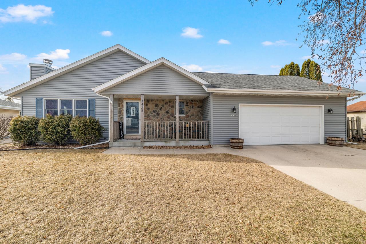 1429 Macarthur Ave, Sheboygan, WI 53083