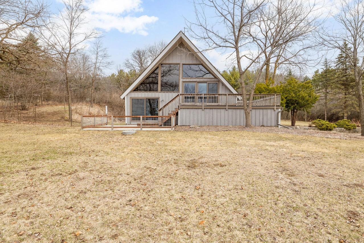 W327S3605 Mesa Trl, Genesee, WI 53118