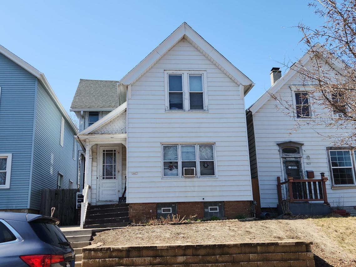 1427 S 9th St, Milwaukee, WI 53204