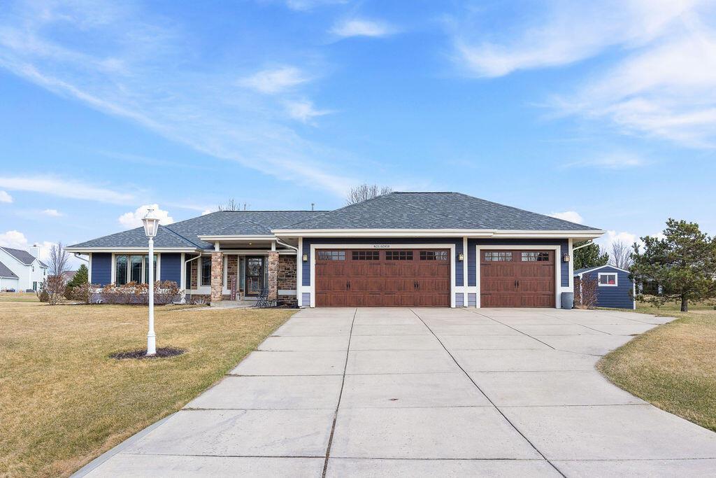 W351N5850 Westshore Rd, Oconomowoc, WI 53066