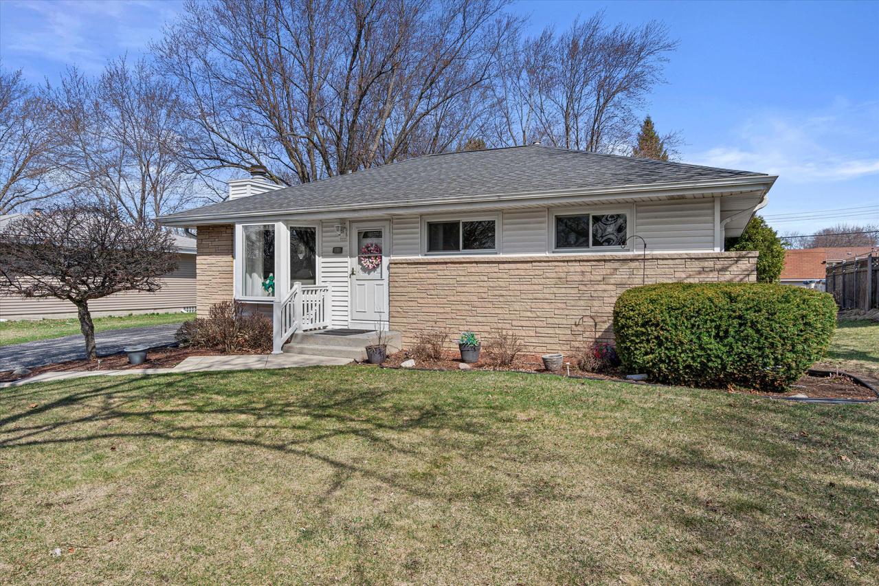 3512 W Wanda Ave, Milwaukee, WI 53221