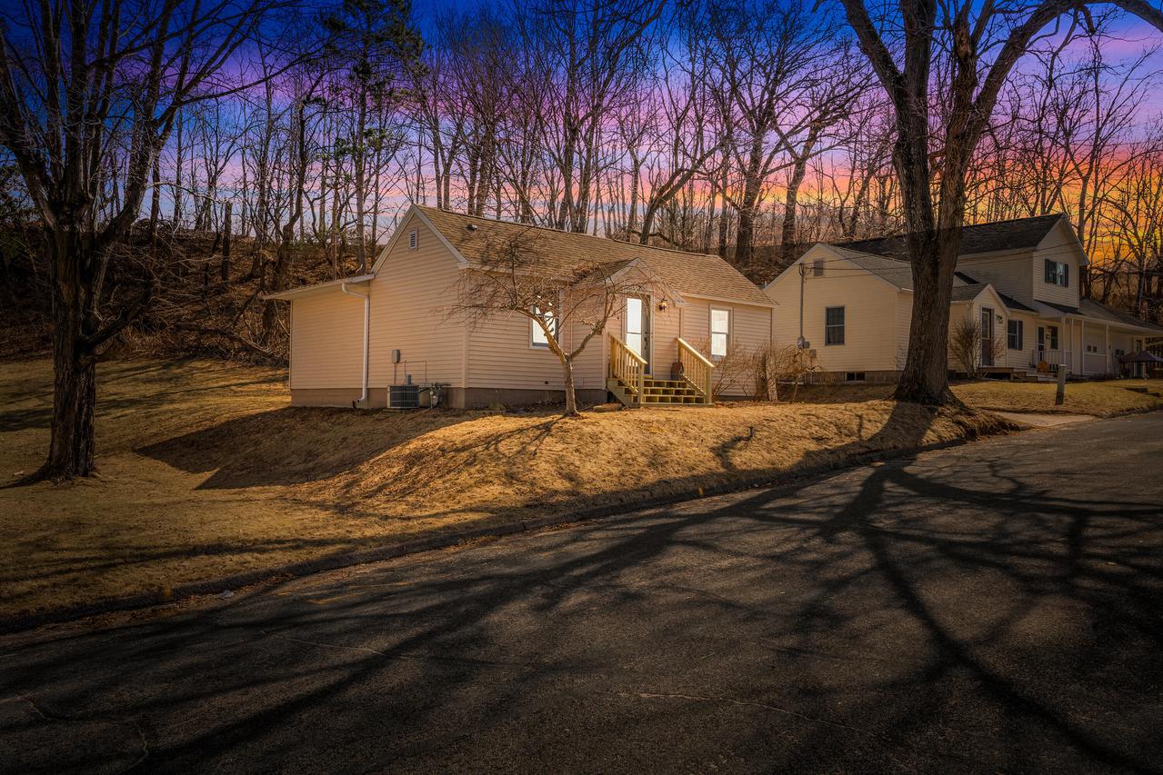 204 Lafollette St, Coon Valley, WI 54623
