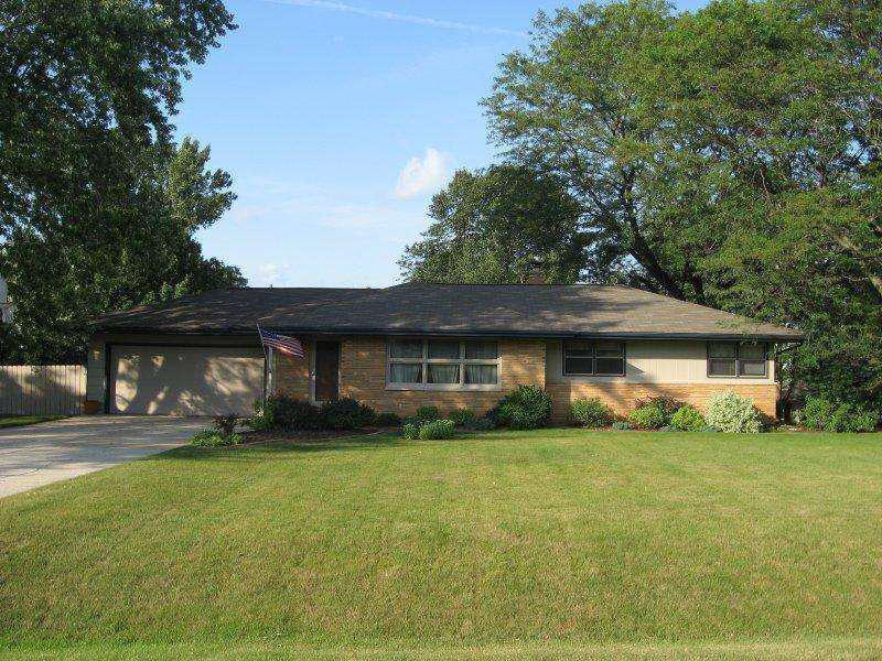 5050 S Guerin Pass, New Berlin, WI 53151