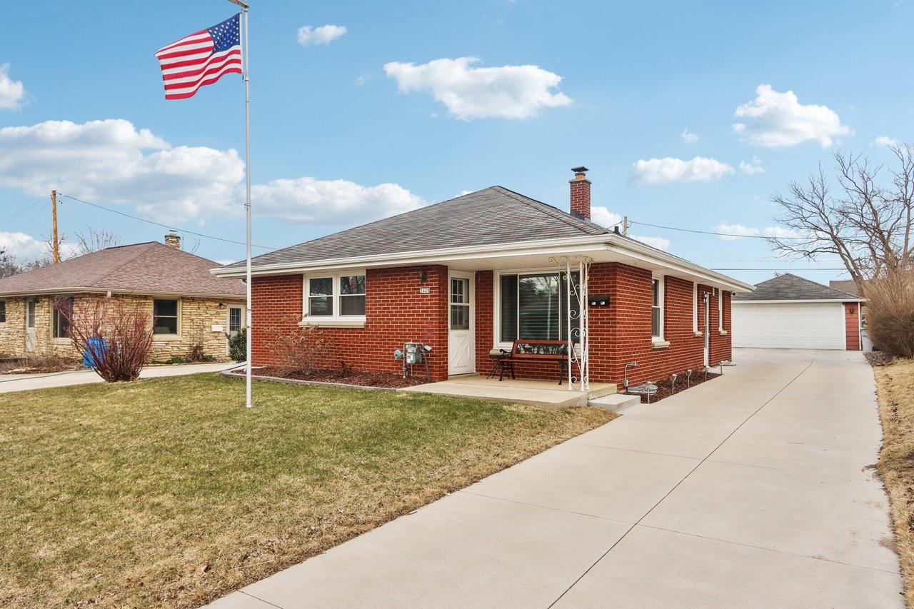 3428 S 56th St, Milwaukee, WI 53219