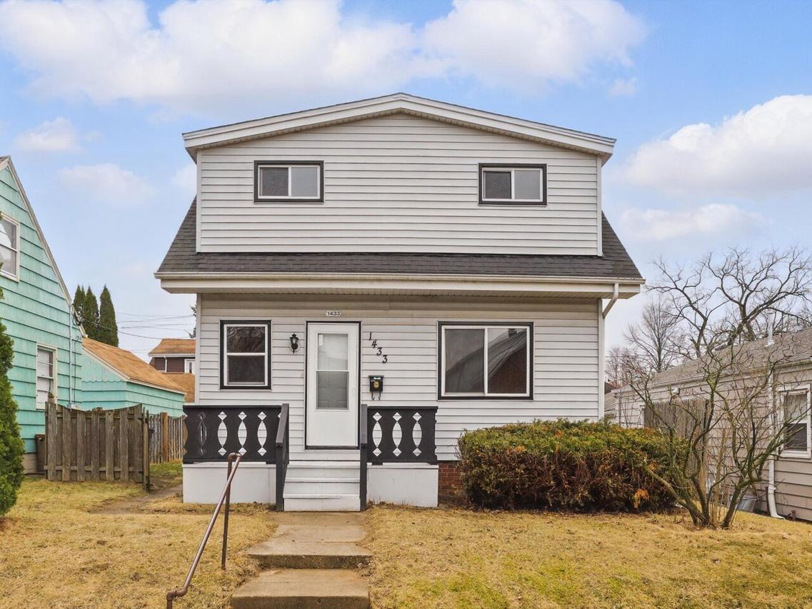 1433 Nevada Ct, Sheboygan, WI 53081