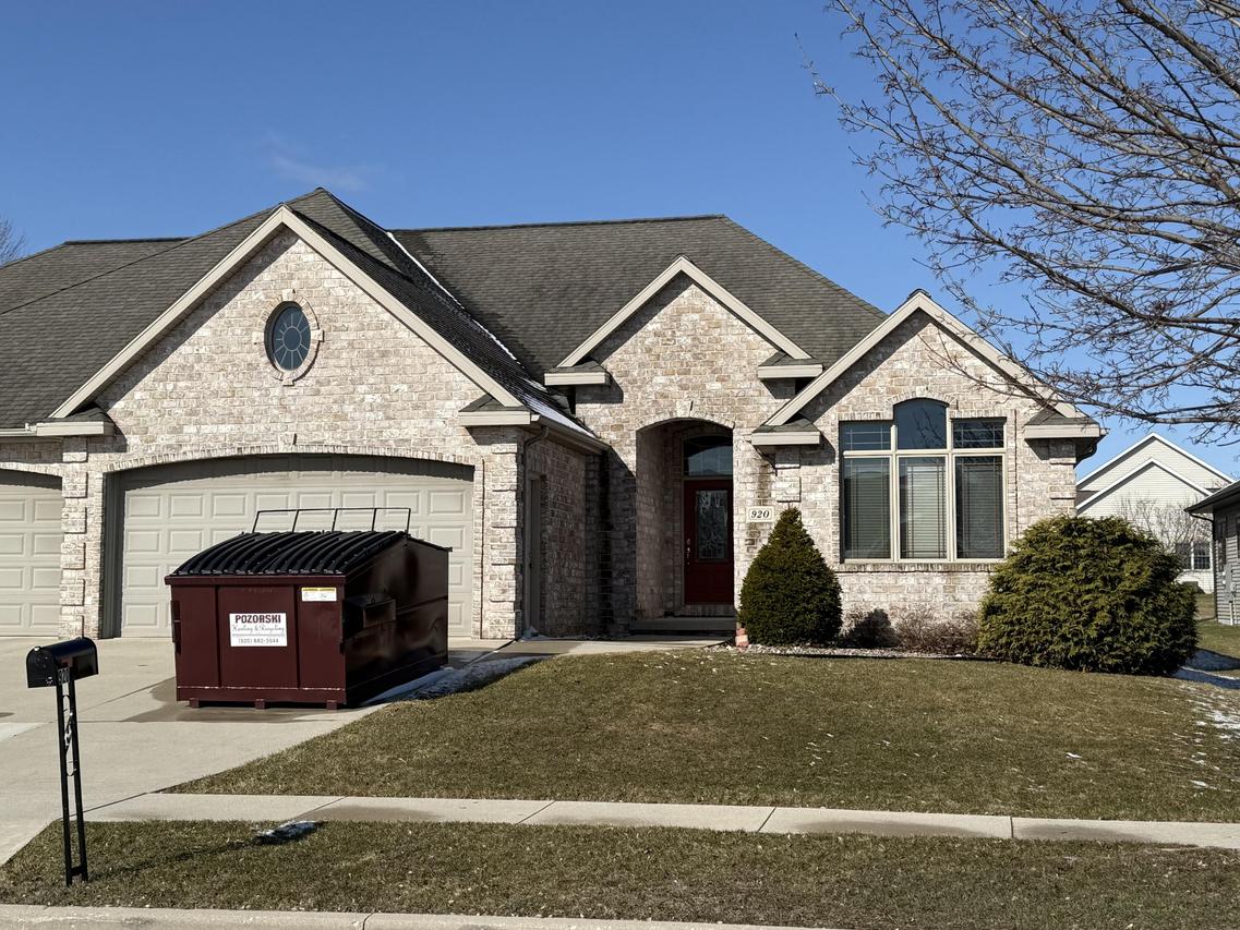 920 River Bluff, Manitowoc, WI 54220