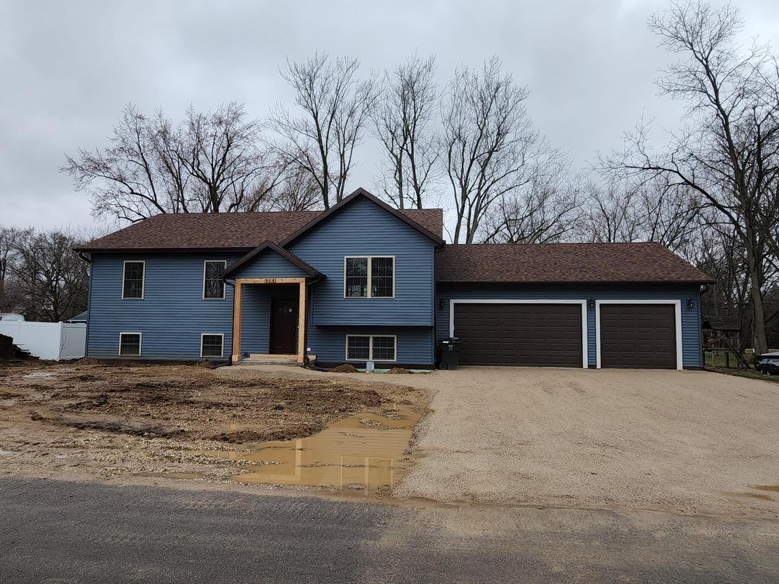 W914 Camelia Rd, Bloomfield, WI 53128