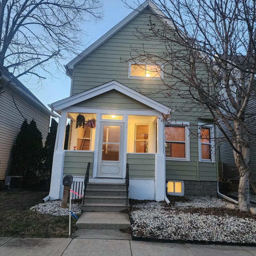 908 Michigan Ave, South Milwaukee, WI 53172