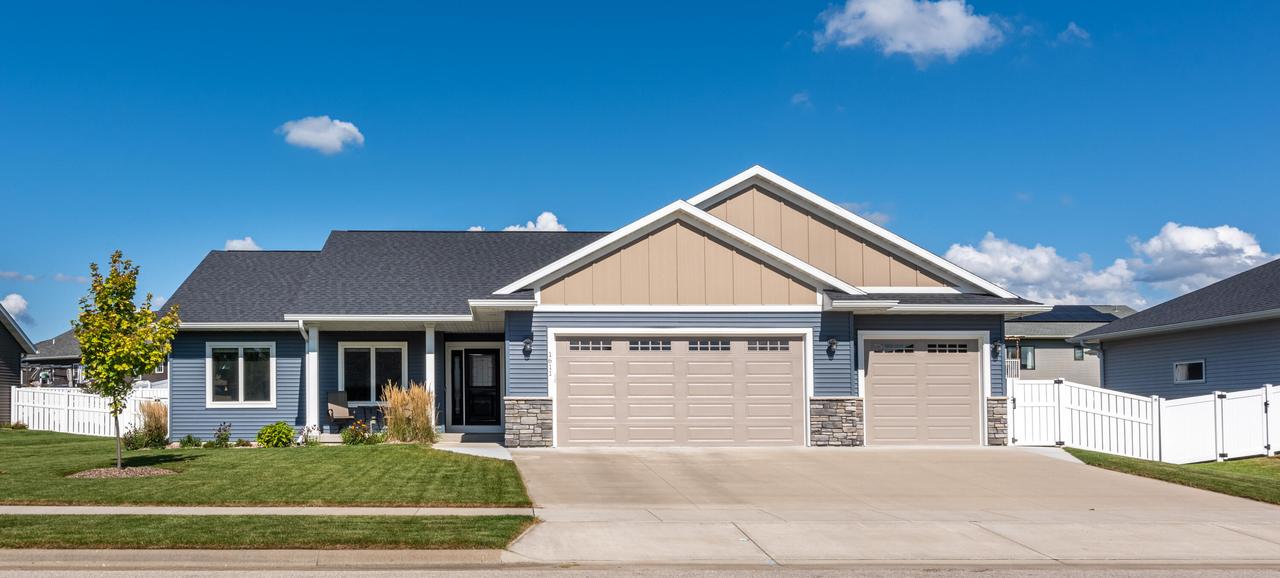1611 S Cherry Ln, Holmen, WI 54636