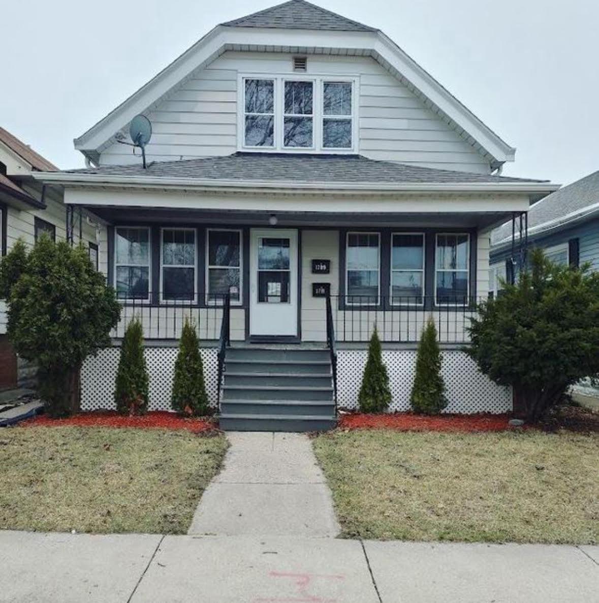 1709 S 56th St, West Allis, WI 53214