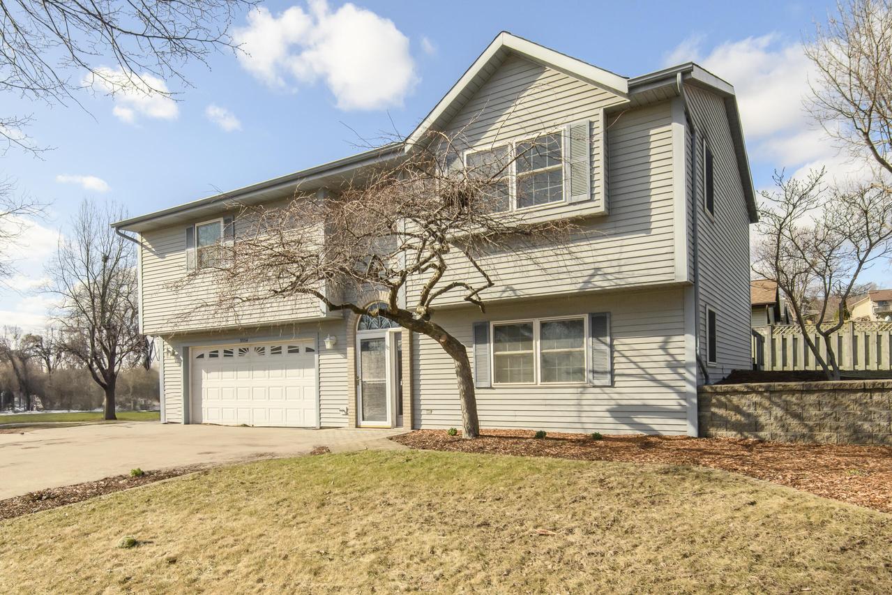 3534 Stanford Ln, West Bend, WI 53090