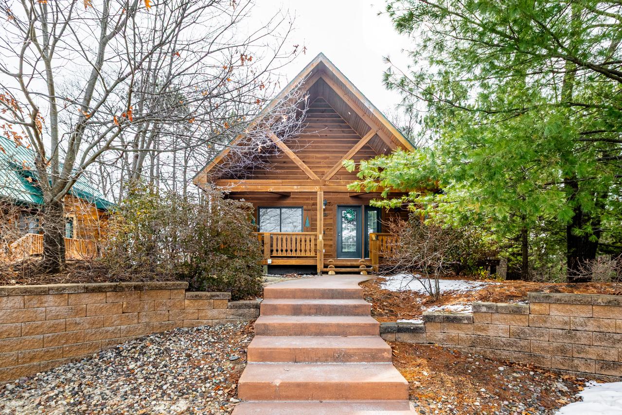 479 Overlook Ct, Warrens, WI 54666