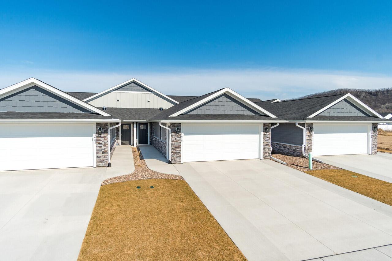 1647 Red Clover St, Holmen, WI 54636