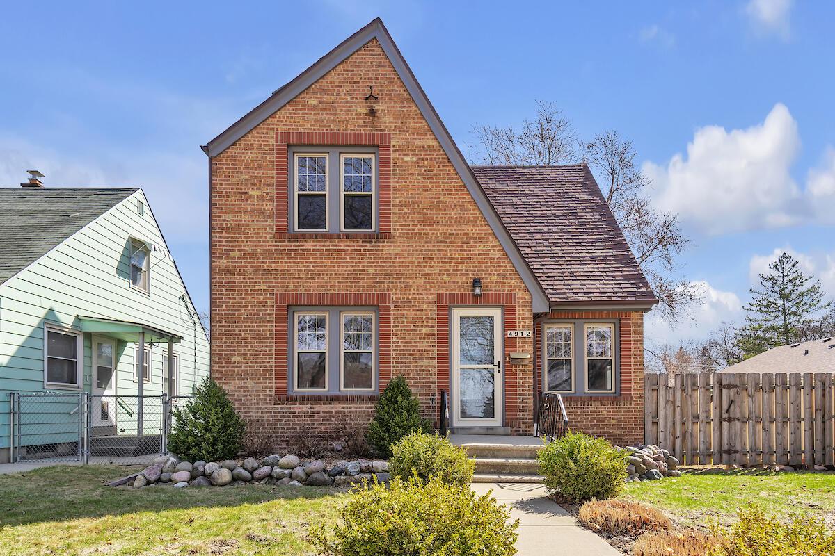 4912 N 90th St, Milwaukee, WI 53225