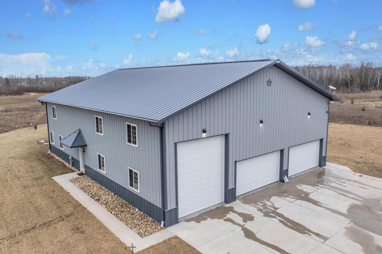 10216 Glen Flora Rd, Schleswig, WI 53042