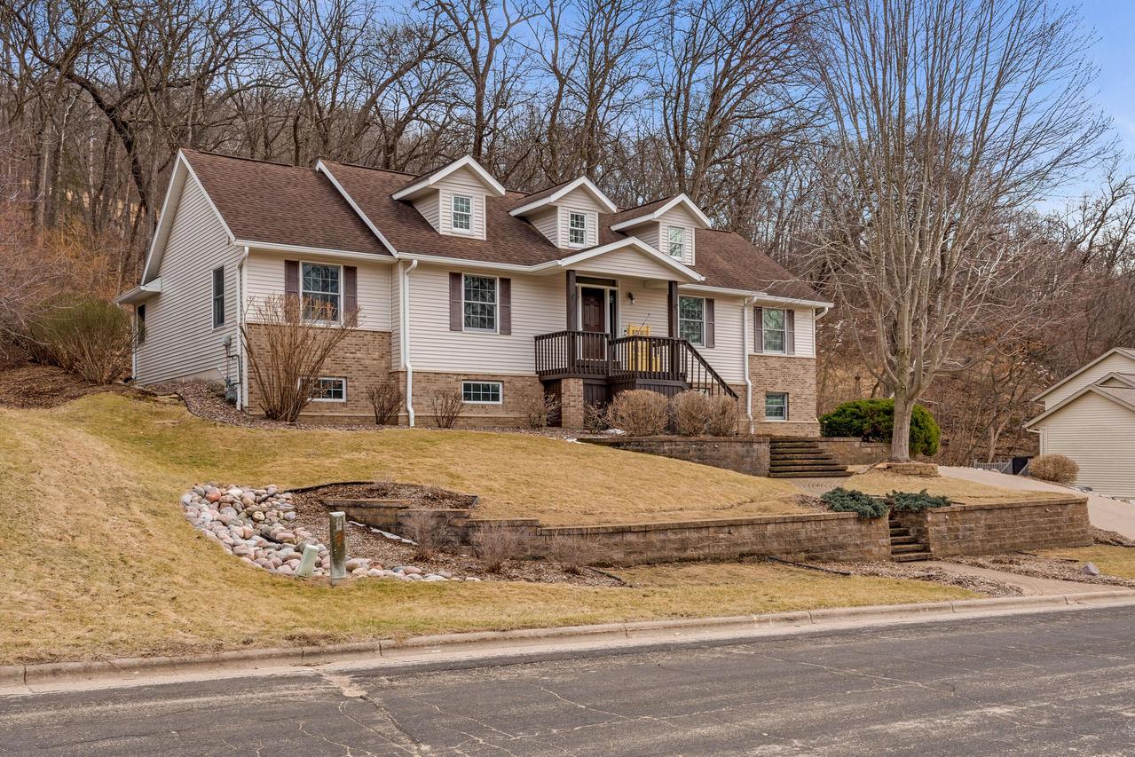 W5581 Southdale Dr, Shelby, WI 54601