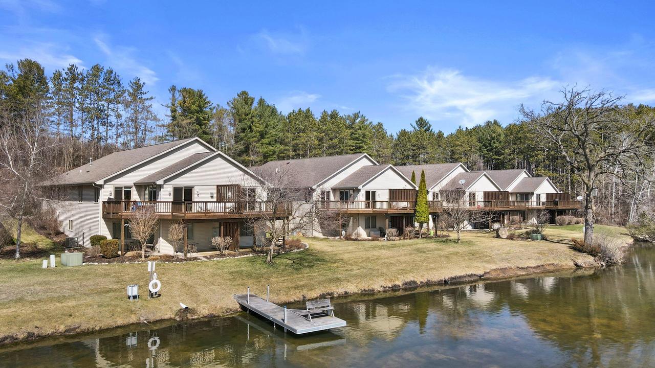 7076 Timblin Dr #2, Barton, WI 53090