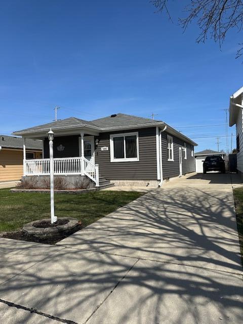 1604 Bryn Mawr Ave, Mount Pleasant, WI 53403