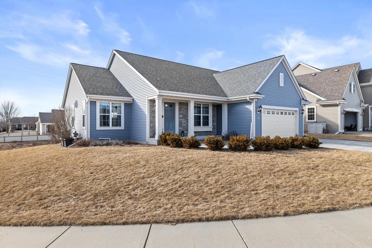 231 Indigo Dr, Port Washington, WI 53074