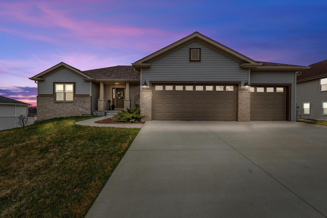 436 Champlain Dr, Johnson Creek, WI 53038