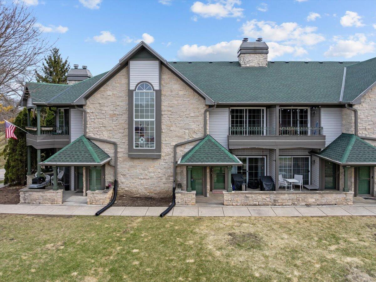 9225 W Forest Home Ave, Greendale, WI 53130