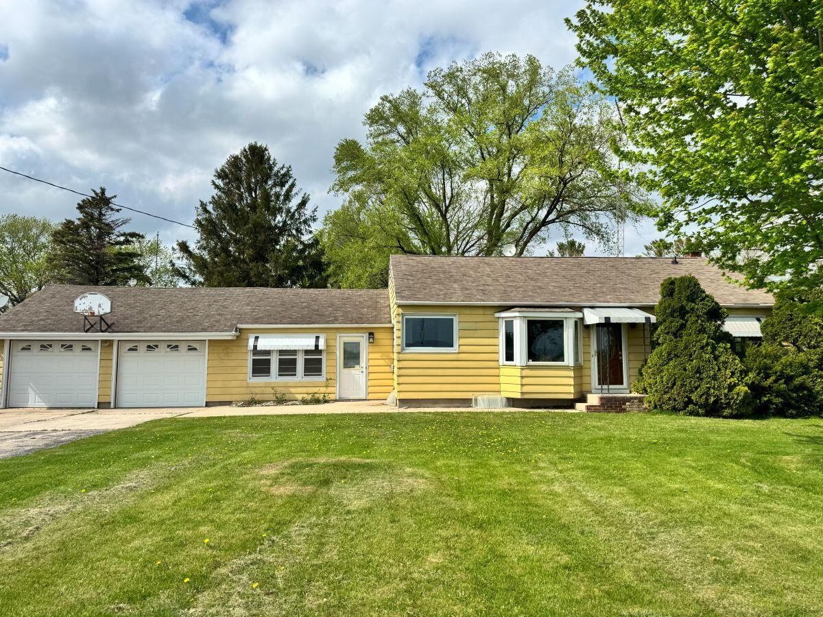 W7505 Honold Rd, Lamartine, WI 54937