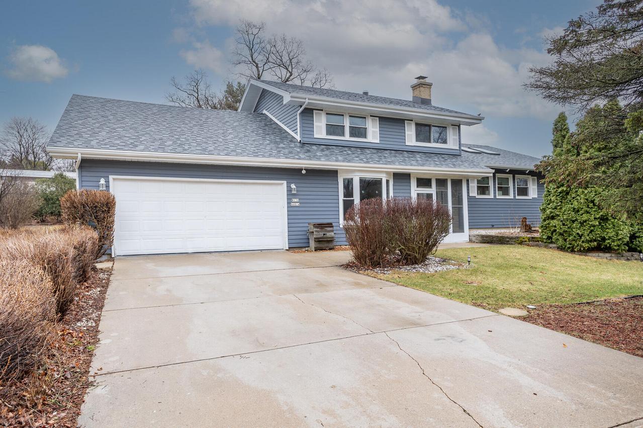 W138N6814 Manor Hills, Menomonee Falls, WI 53051