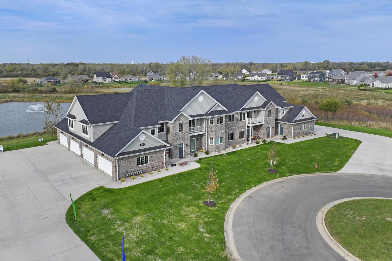 9200 66th Ave #122, Pleasant Prairie, WI 53158